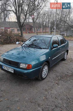 Седан Volkswagen Polo 1998 в 