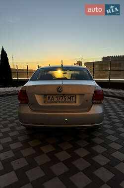 Седан Volkswagen Polo 2013 в Киеве