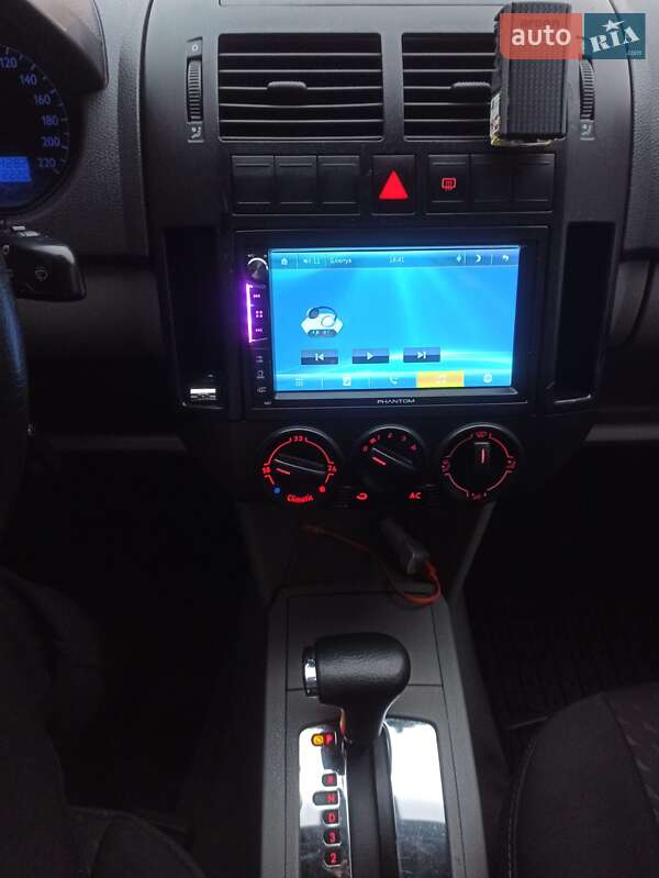 Хетчбек Volkswagen Polo 2005 в Івано-Франківську