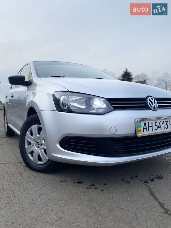 Седан Volkswagen Polo 2011 в Лозовій