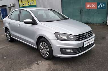 Седан Volkswagen Polo 2017 в Киеве