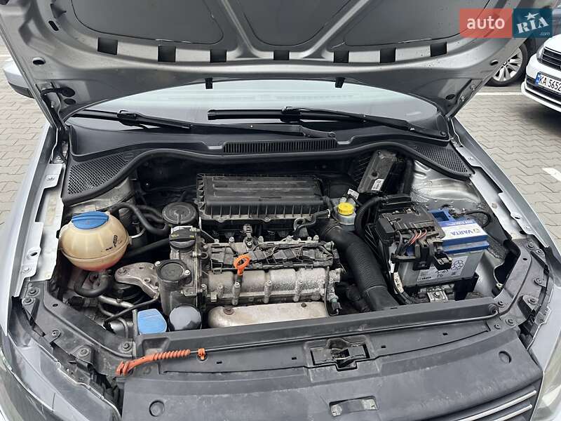 Седан Volkswagen Polo 2012 в 