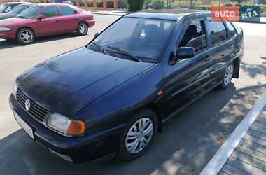 Седан Volkswagen Polo 1997 в Вишгороді