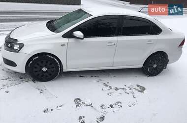 Седан Volkswagen Polo 2013 в Ровно