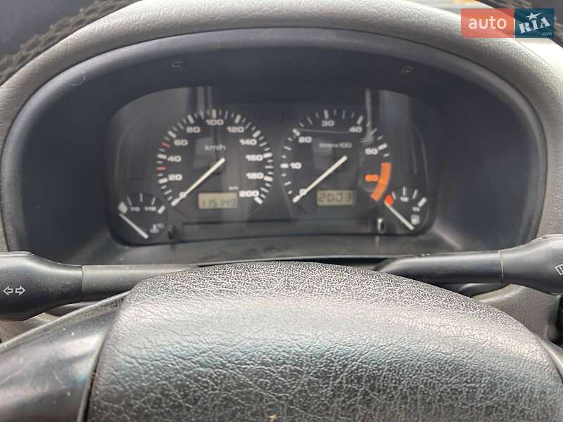 Седан Volkswagen Polo 1997 в Черновцах