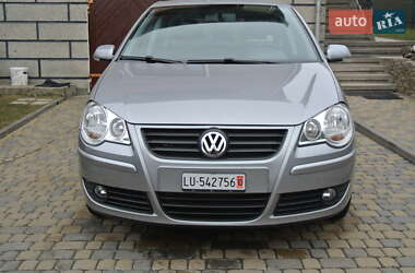 Хэтчбек Volkswagen Polo 2008 в Черновцах