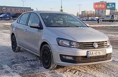 Седан Volkswagen Polo 2018 в Киеве