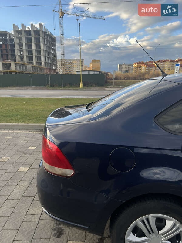 Седан Volkswagen Polo 2012 в Ужгороді