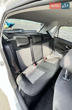 Хэтчбек Volkswagen Polo 2011 в 