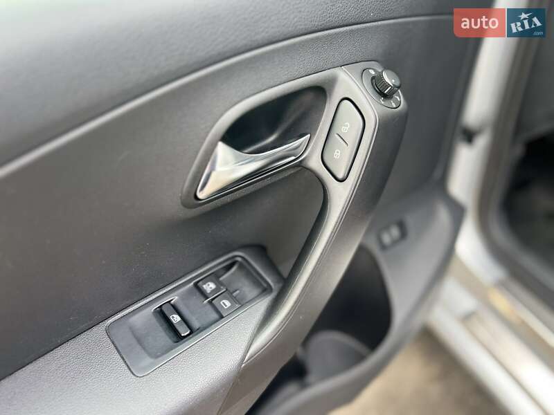 Седан Volkswagen Polo 2012 в Киеве фото 28 Седан Volkswagen Polo 2012 в Киеве