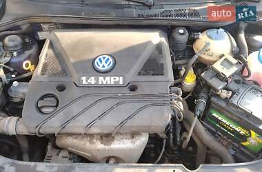 Хэтчбек Volkswagen Polo 2000 в 
