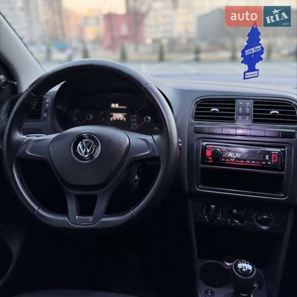 Седан Volkswagen Polo 2016 в Харькове