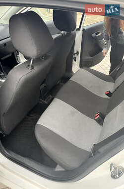 Хэтчбек Volkswagen Polo 2011 в 
