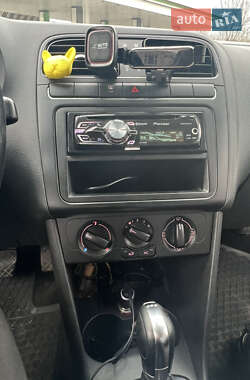 Хэтчбек Volkswagen Polo 2011 в 