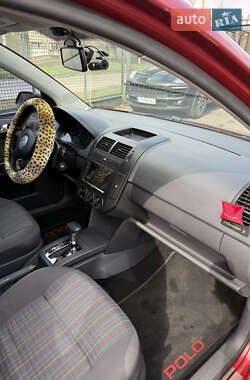Хэтчбек Volkswagen Polo 2006 в 