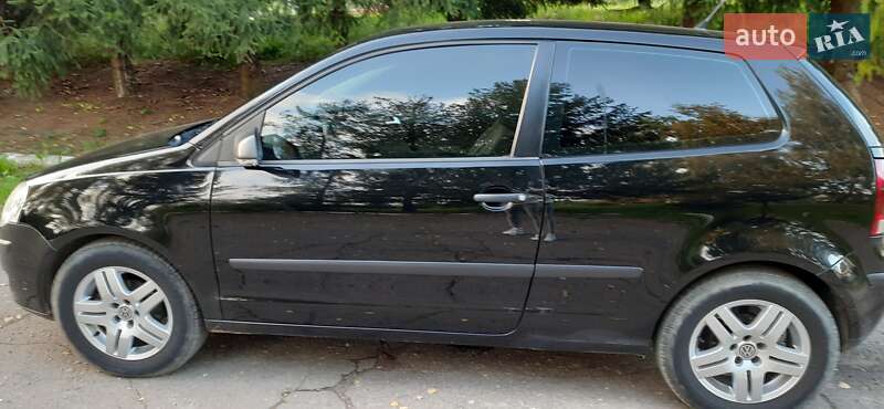 Хэтчбек Volkswagen Polo 2006 в Стебнику