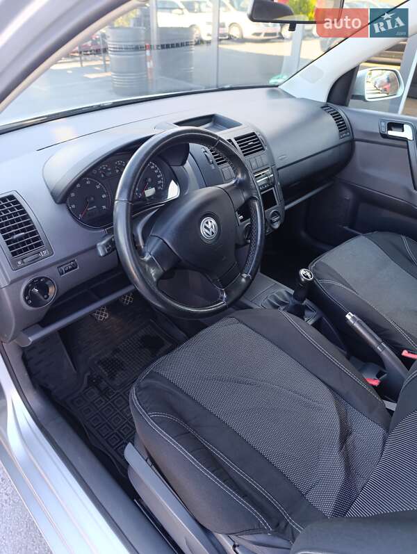 Хетчбек Volkswagen Polo 2009 в 