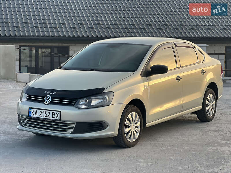Седан Volkswagen Polo 2013 в Киеве