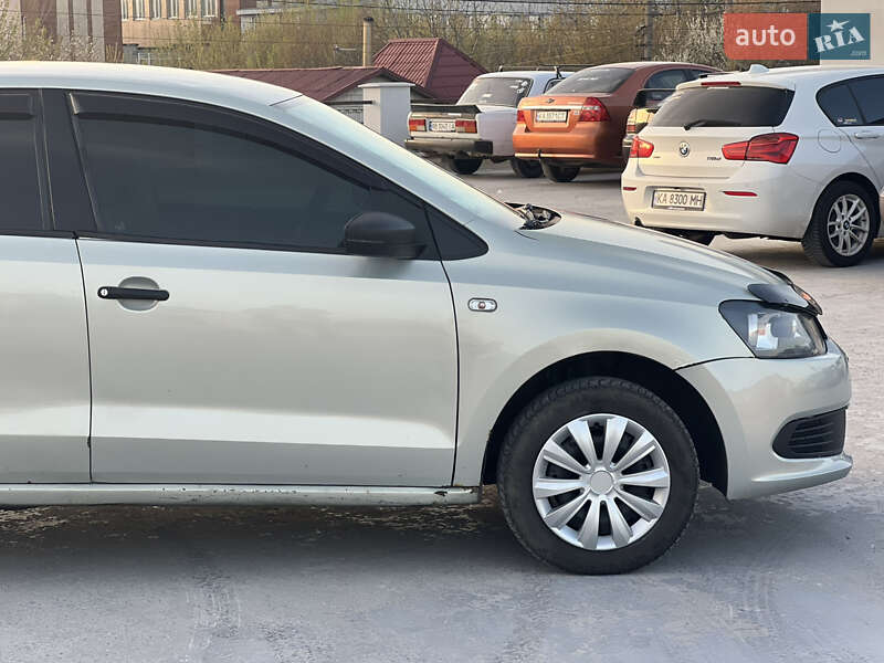 Седан Volkswagen Polo 2013 в Киеве