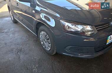 Седан Volkswagen Polo 2011 в 