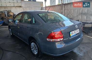 Седан Volkswagen Polo 2011 в 