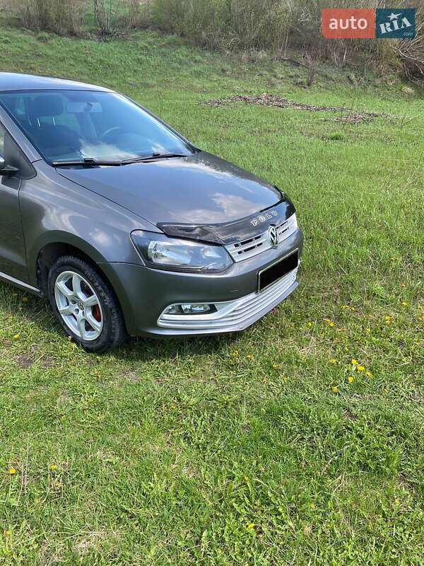 Хэтчбек Volkswagen Polo 2014 в Черновцах