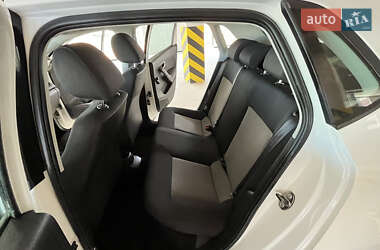 Хэтчбек Volkswagen Polo 2009 в 