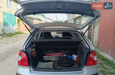 Хетчбек Volkswagen Polo 2003 в 