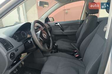 Хетчбек Volkswagen Polo 2003 в 