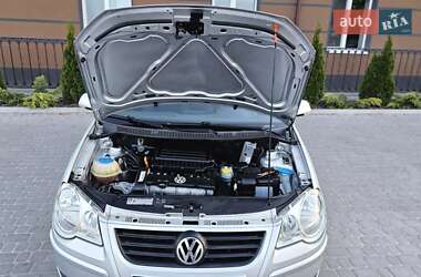 Хетчбек Volkswagen Polo 2009 в 