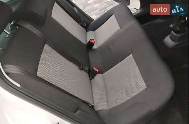 Хетчбек Volkswagen Polo 2013 в 