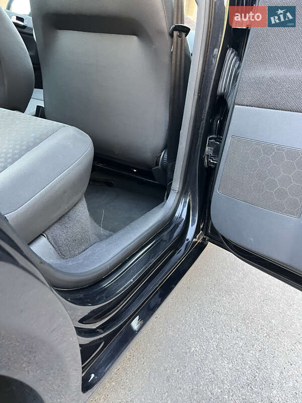 Хэтчбек Volkswagen Polo 2003 в Черновцах