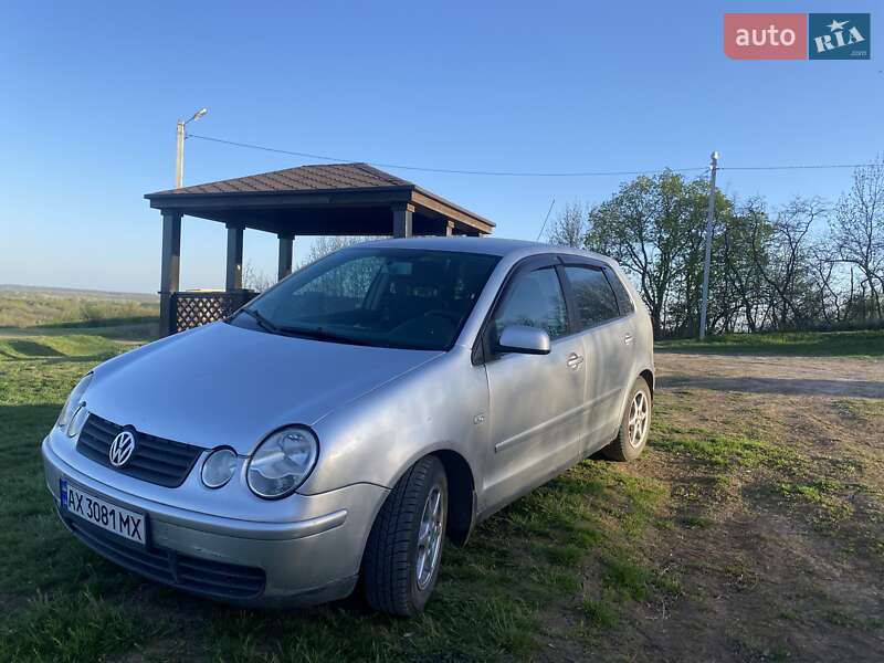 Хетчбек Volkswagen Polo 2002 в 