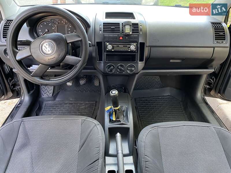 Хэтчбек Volkswagen Polo 2005 в Черновцах
