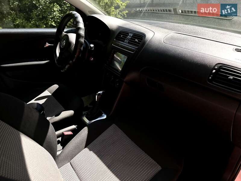 Хэтчбек Volkswagen Polo 2013 в Яворове