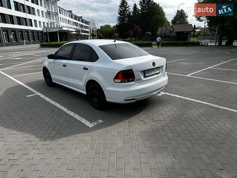 Седан Volkswagen Polo 2016 в Луцьку