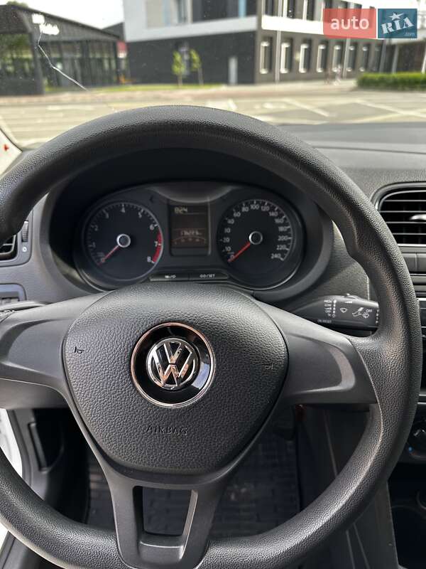 Седан Volkswagen Polo 2016 в Луцьку