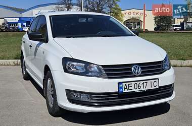 Седан Volkswagen Polo 2016 в Дніпрі