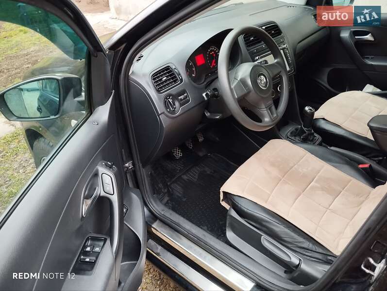 Седан Volkswagen Polo 2011 в Черновцах
