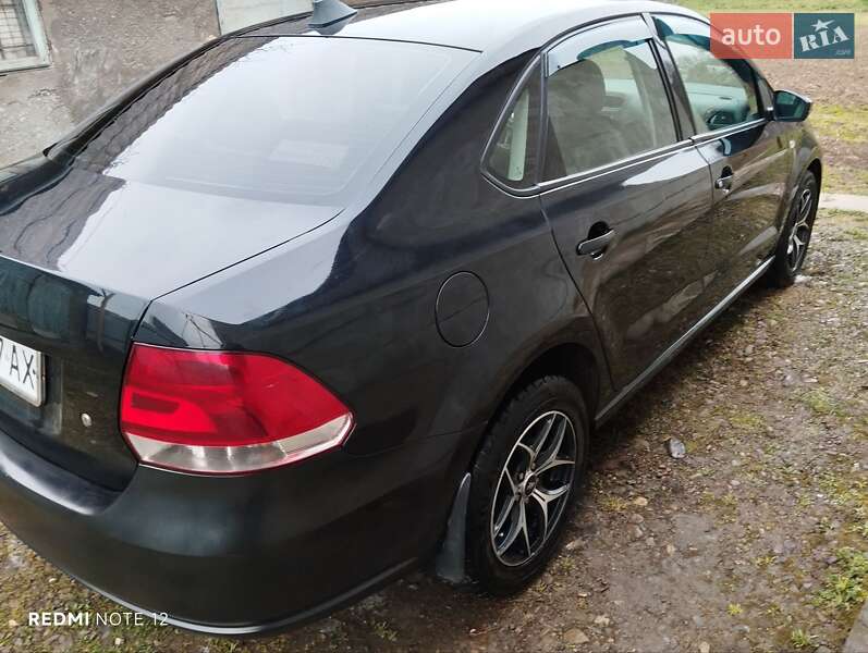 Седан Volkswagen Polo 2011 в Черновцах