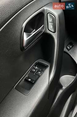 Седан Volkswagen Polo 2015 в 