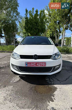 Хэтчбек Volkswagen Polo 2011 в 