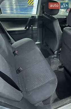 Хетчбек Volkswagen Polo 2002 в 