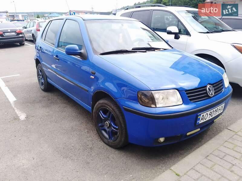 Хэтчбек Volkswagen Polo 2000 в 