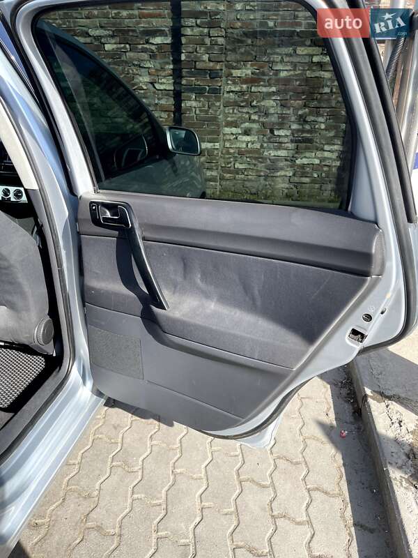 Хэтчбек Volkswagen Polo 2001 в Львове