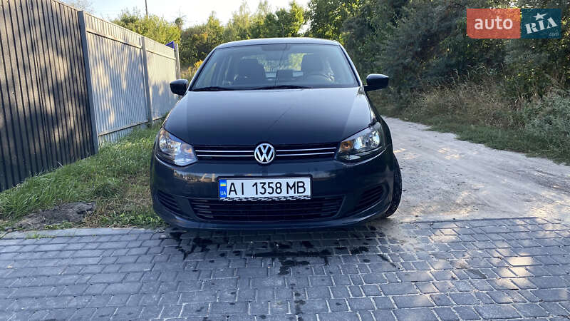 Седан Volkswagen Polo 2011 в Вишневом