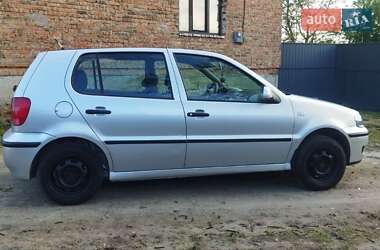 Хетчбек Volkswagen Polo 2001 в 