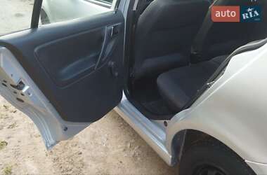 Хетчбек Volkswagen Polo 2001 в 