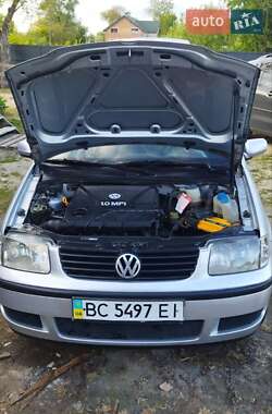 Хетчбек Volkswagen Polo 2001 в 