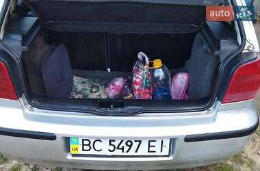 Хетчбек Volkswagen Polo 2001 в 